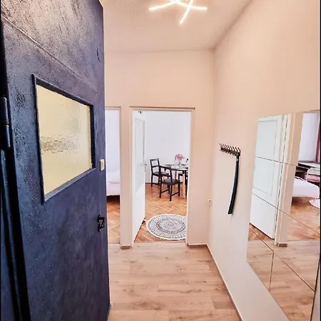 Apartment Relax Next To The *