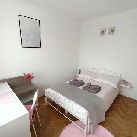 Apartment Relax Next To The *